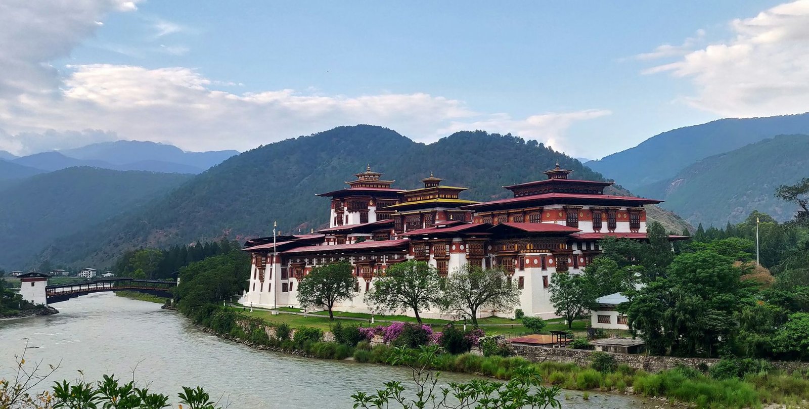 Bhutan Wellness Tours – Healing, Meditation &amp; Happiness Journeys